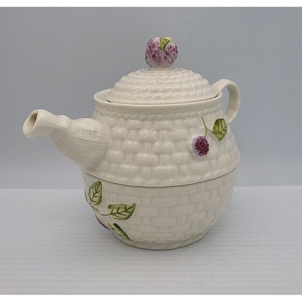 Belleek Teapot Tea for One‎ w/Stackable Cup Basket Weave Fruits of the Forest